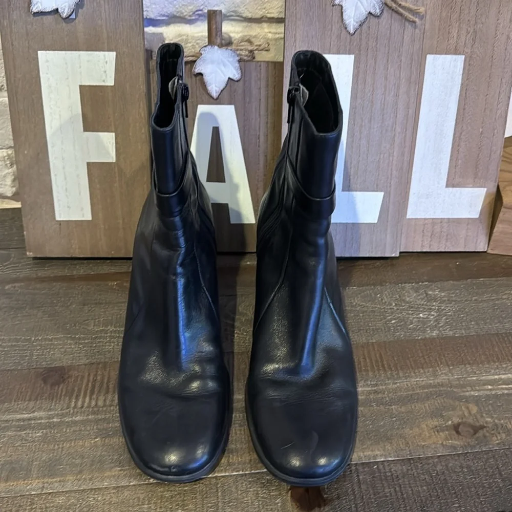 Clark’s Leather boots - Picture 1 of 6